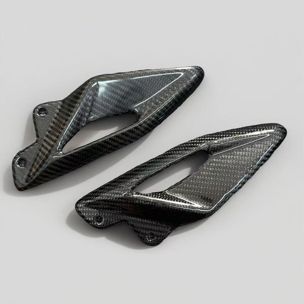 For Triumph Street Triple 660  - огляд і ціна Crepe Pan Carbon